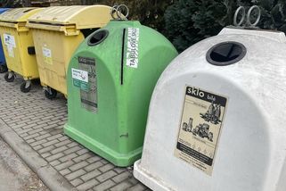 Třídění skla: může na lahvi nebo sklenici při vyhazování do kontejneru zůstat víčko?